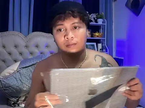 asian sweetboy online show from February 25, 2026, 5:51 am