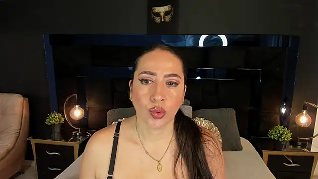 MayraVegas online show from February 7, 2025, 1:22 pm