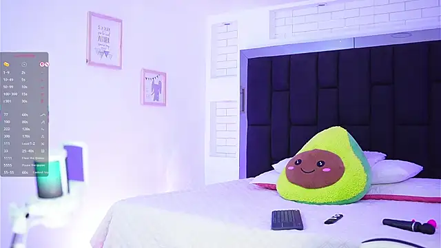 Marianamonroe  online show from November 16, 2025, 6:56 pm