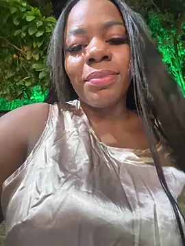 Snapshot of Idiris_big chatting on May 11, 2026, 12:45 am Idiris big online show from May 11, 2026, 12:45 am