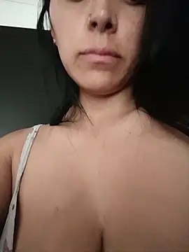 Snapshot of tiffani__love chatting on May 30, 2026, 3:39 pm tiffani love online show from May 30, 2026, 3:39 pm