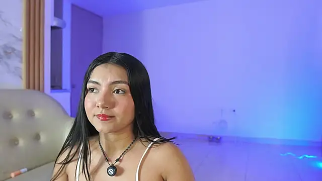 Emi latingirl online show from March 20, 2026, 7:15 pm