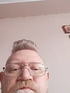 Pol1074 online show from April 15, 2026, 9:15 am