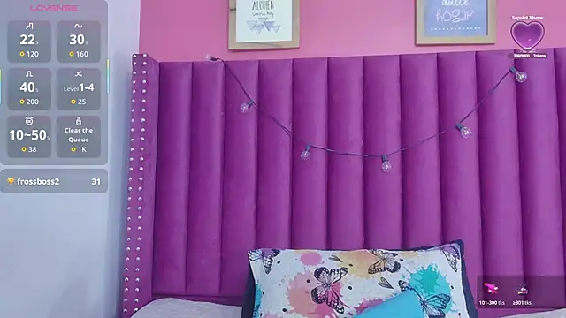 kinkyhousewifee online show from December 5, 2025, 2:54 am