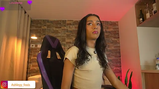 Ashleey Fox online show from February 10, 2026, 2:43 am