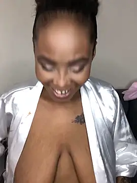 Nicole Liam  online show from December 18, 2025, 1:22 am