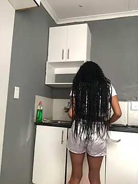 Nicole Liam  online show from October 6, 2025, 12:06 pm