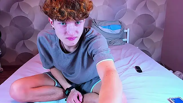 Snapshot of Ian_Flor chatting on December 3, 2025, 5:56 pm Ian Flor online show from December 3, 2025, 5:56 pm