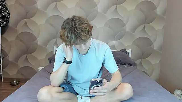 Snapshot of Ian_Flor chatting on January 16, 2026, 2:43 pm Ian Flor online show from January 16, 2026, 2:43 pm