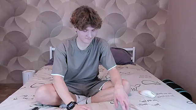 Snapshot of Ian_Flor chatting on February 12, 2026, 3:23 pm Ian Flor online show from February 12, 2026, 3:23 pm