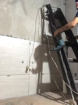 Edanvvv online show from October 28, 2025, 12:59 pm