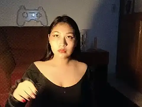 Snapshot of Caroll_Luna chatting on December 7, 2024, 4:15 am Caroll Luna online show from December 7, 2024, 4:15 am
