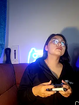 Snapshot of Caroll_Luna chatting on December 20, 2024, 5:25 am Caroll Luna online show from December 20, 2024, 5:25 am
