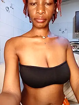 Snapshot of Ayrella02 chatting on November 25, 2025, 12:00 am Ayrella02 online show from November 25, 2025, 12:00 am