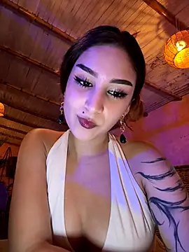 Mon Cherry online show from October 28, 2025, 12:55 am