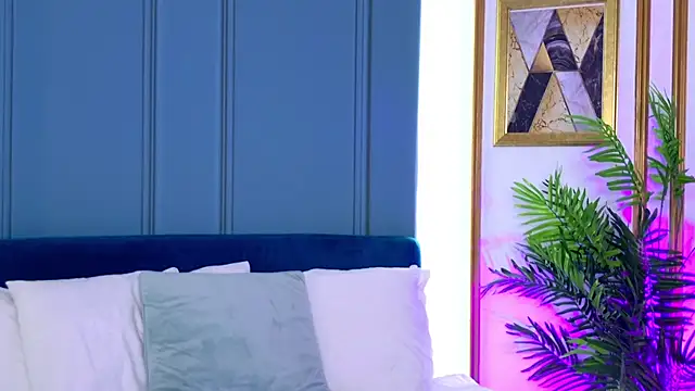 Snapshot of LunaWills_ chatting on November 22, 2025, 5:39 am LunaWills online show from November 22, 2025, 5:39 am