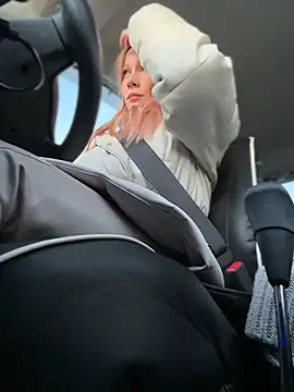 Snapshot of LavenderHot chatting on February 22, 2026, 1:52 am LavenderHot online show from February 22, 2026, 1:52 am