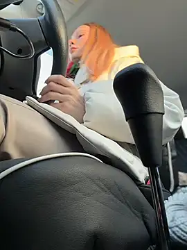 Snapshot of LavenderHot chatting on February 25, 2026, 2:23 am LavenderHot online show from February 25, 2026, 2:23 am