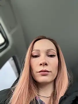 Snapshot of LavenderHot chatting on February 11, 2026, 2:33 am LavenderHot online show from February 11, 2026, 2:33 am