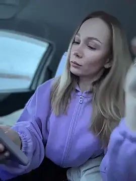 Snapshot of LavenderHot chatting on December 22, 2025, 2:55 am LavenderHot online show from December 22, 2025, 2:55 am