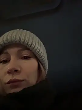 Snapshot of LavenderHot chatting on February 7, 2026, 2:19 am LavenderHot online show from February 7, 2026, 2:19 am