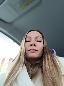 Snapshot of LavenderHot chatting on January 11, 2026, 2:51 am LavenderHot online show from January 11, 2026, 2:51 am