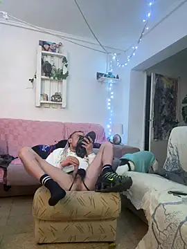 Snapshot of EnricoGio chatting on January 13, 2026, 10:13 pm EnricoGio online show from January 13, 2026, 10:13 pm