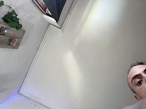 Snapshot of EnricoGio chatting on February 14, 2026, 1:11 pm EnricoGio online show from February 14, 2026, 1:11 pm