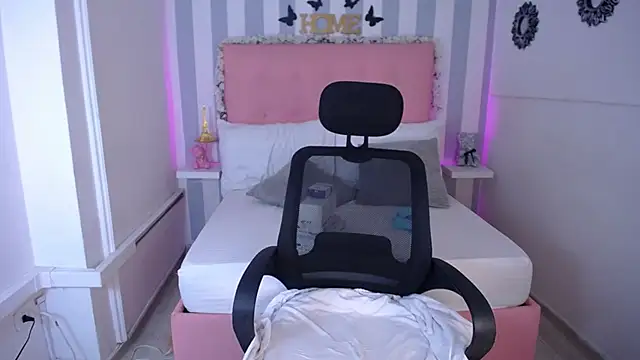 Hanna alcazar online show from September 23, 2025, 9:44 pm