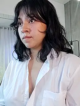  julietta online show from November 18, 2025, 1:03 pm