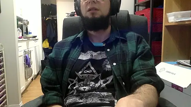 Snapshot of RoughJohn37 chatting on April 12, 2026, 7:28 pm RoughJohn37 online show from April 12, 2026, 7:28 pm