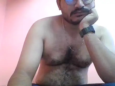 Snapshot of naughtymike0007 chatting on February 13, 2026, 3:06 am naughtymike0007 online show from February 13, 2026, 3:06 am