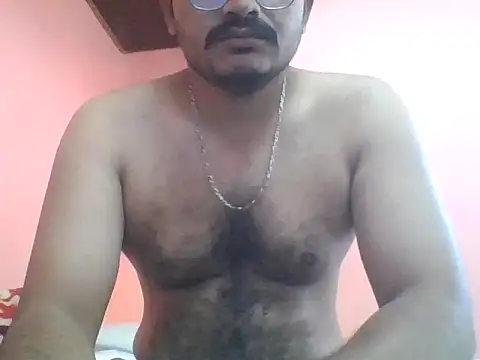 Snapshot of naughtymike0007 chatting on February 4, 2026, 3:12 am naughtymike0007 online show from February 4, 2026, 3:12 am