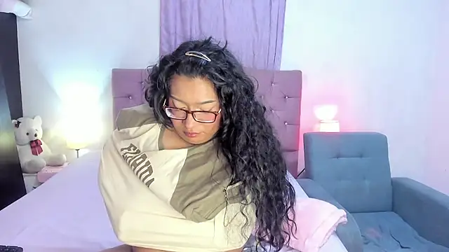 Snapshot of Latinabombsheell chatting on July 24, 2026, 4:19 am Latinabombsheell online show from July 24, 2026, 4:19 am