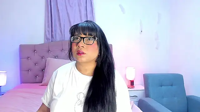 Latinabombsheell online show from December 22, 2025, 6:35 am