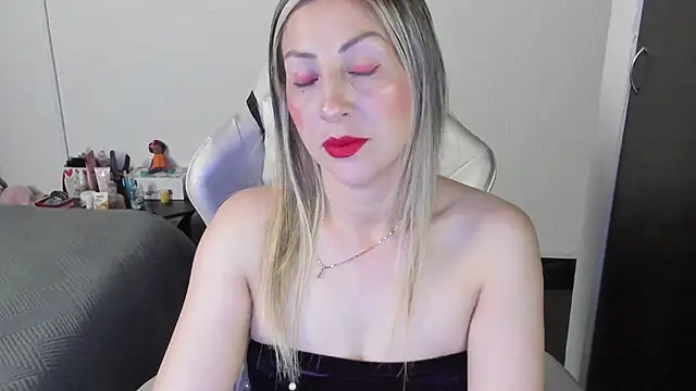 Andreina Suann online show from November 4, 2025, 10:52 am