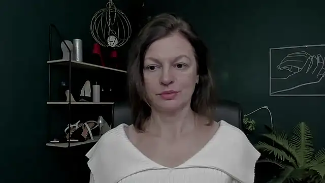 VivianWILD online show from December 5, 2025, 6:56 am