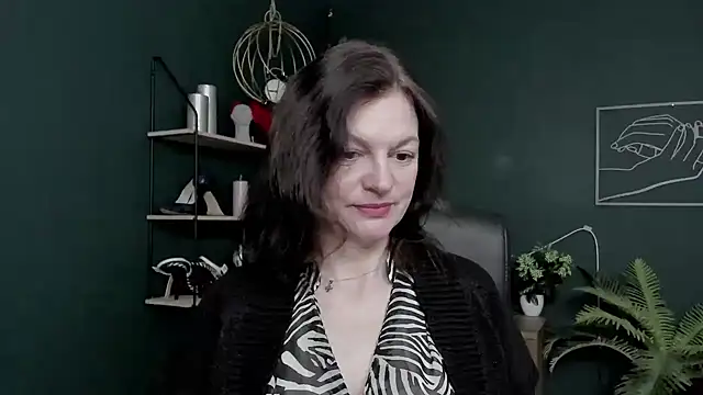 VivianWILD online show from March 30, 2026, 5:53 am