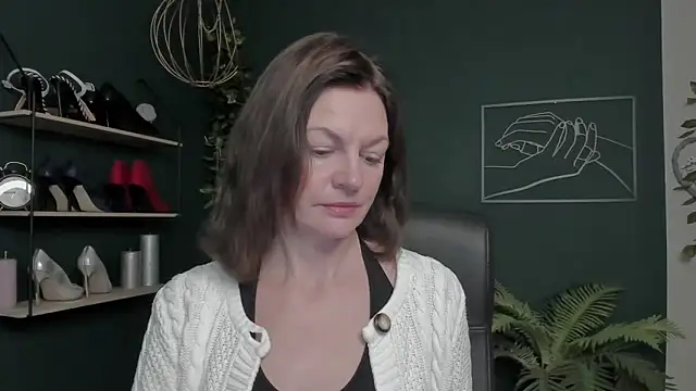 VivianWILD online show from November 10, 2025, 7:35 am