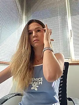 lucie mehott online show from July 7, 2026, 8:40 am