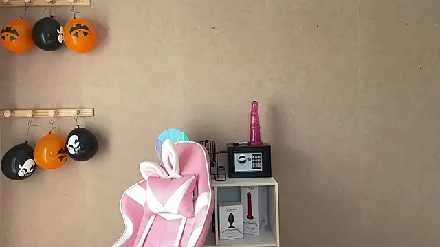 lucie mehott online show from October 7, 2025, 9:10 am