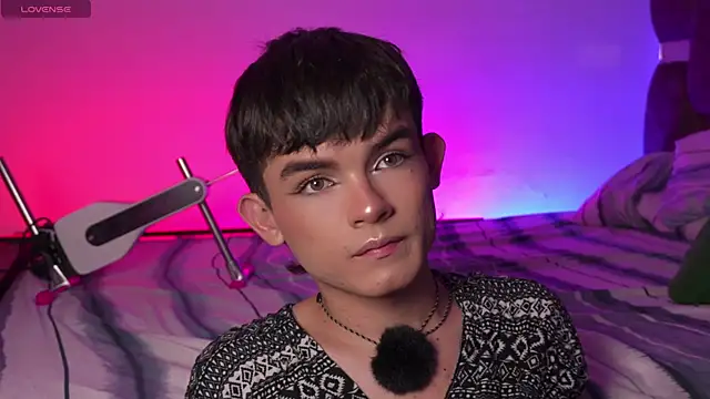 Snapshot of Angelo_018 chatting on October 26, 2025, 3:40 am Angelo 018 online show from October 26, 2025, 3:40 am