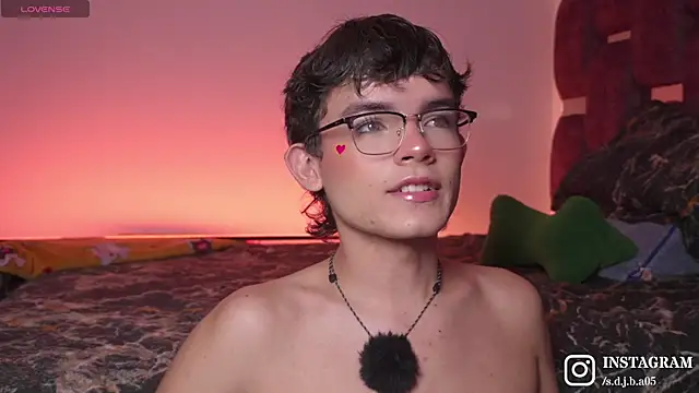 Snapshot of Angelo_018 chatting on November 20, 2025, 5:41 am Angelo 018 online show from November 20, 2025, 5:41 am