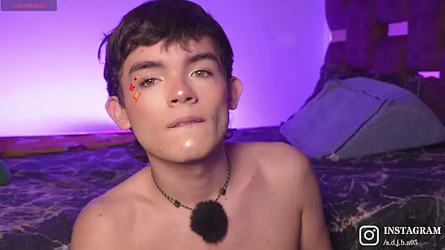 Snapshot of Angelo_018 chatting on November 23, 2025, 4:44 am Angelo 018 online show from November 23, 2025, 4:44 am