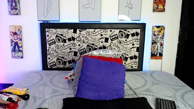 Rihana14 online show from December 3, 2025, 9:47 pm