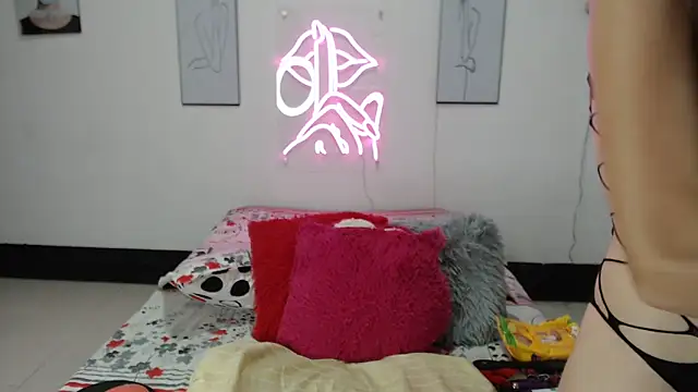 Rihana14 online show from March 17, 2026, 10:35 pm