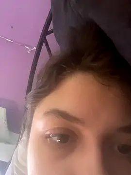 Snapshot of itzcheyduh chatting on October 9, 2025, 2:17 pm itzcheyduh online show from October 9, 2025, 2:17 pm