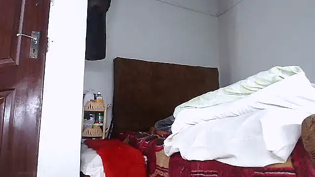 shoshortyy online show from June 22, 2026, 5:04 am