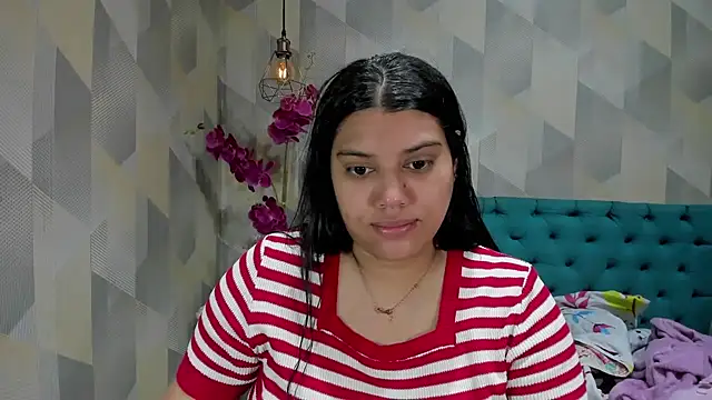 LindaBreeS online show from October 6, 2025, 2:51 pm