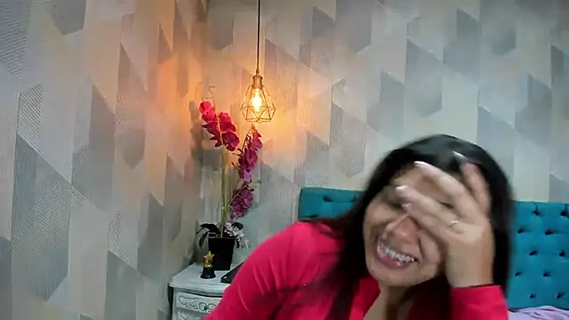 Snapshot of LindaBreeS chatting on June 3, 2026, 1:45 pm LindaBreeS online show from June 3, 2026, 1:45 pm